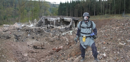 Zničený muniční sklad na Zlínsku.