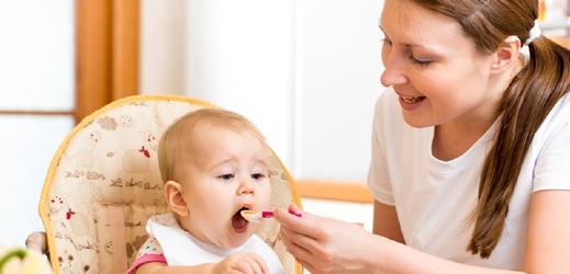 Správná strava v prvních třech letech může významně ovlivnit budoucí vývoj dítěte.