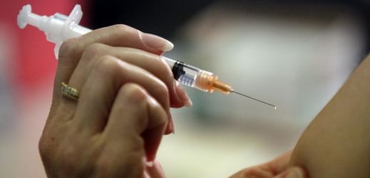Po několika nevyjasněných úmrtích stáhla Itálie dvě očkovací látky proti chřipce (ilustrační foto).