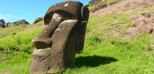 Sochám na Velikonočním ostrově se v místním jazyce říká Moai.