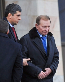 Zástupce Kyjeva, bývalý ukrajinský prezident Leonid Kučma, v Minsku.