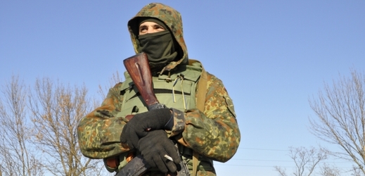 Do Kyjeva se zbraně pašují z bojové zóny na východě Ukrajiny.