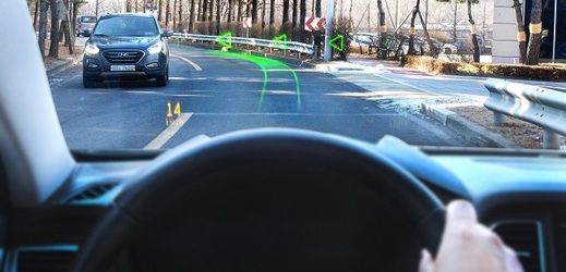 Hyundai a WayRay odhalily navigační systém, jenž disponuje holografickým zobrazováním.
