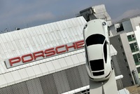 Německá automobilka Porsche dostala od soudu vysokou pokutu.
